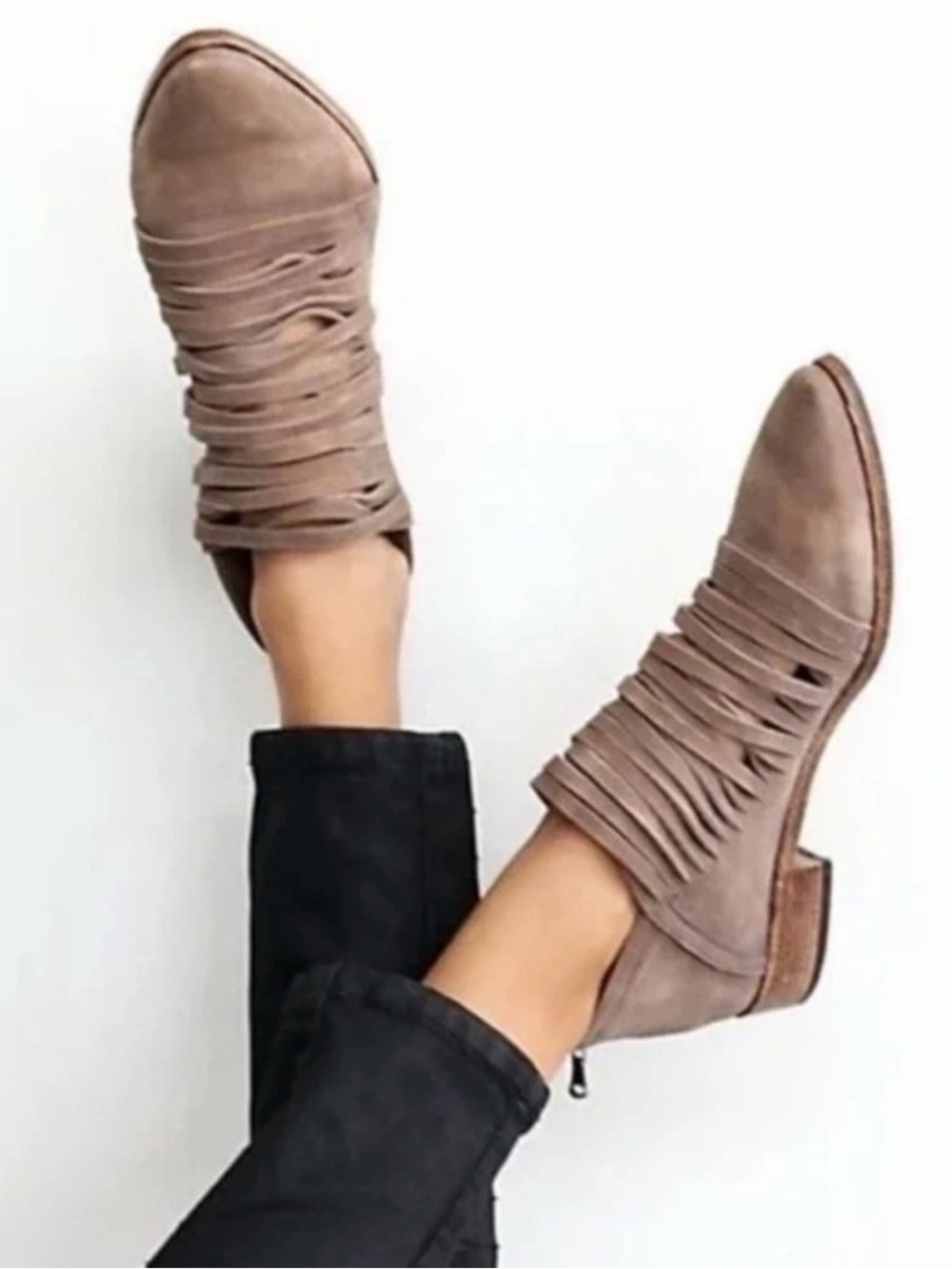 Free People Lost Valley ankle boots in a distressed tan leather size 39 (8.5-9)